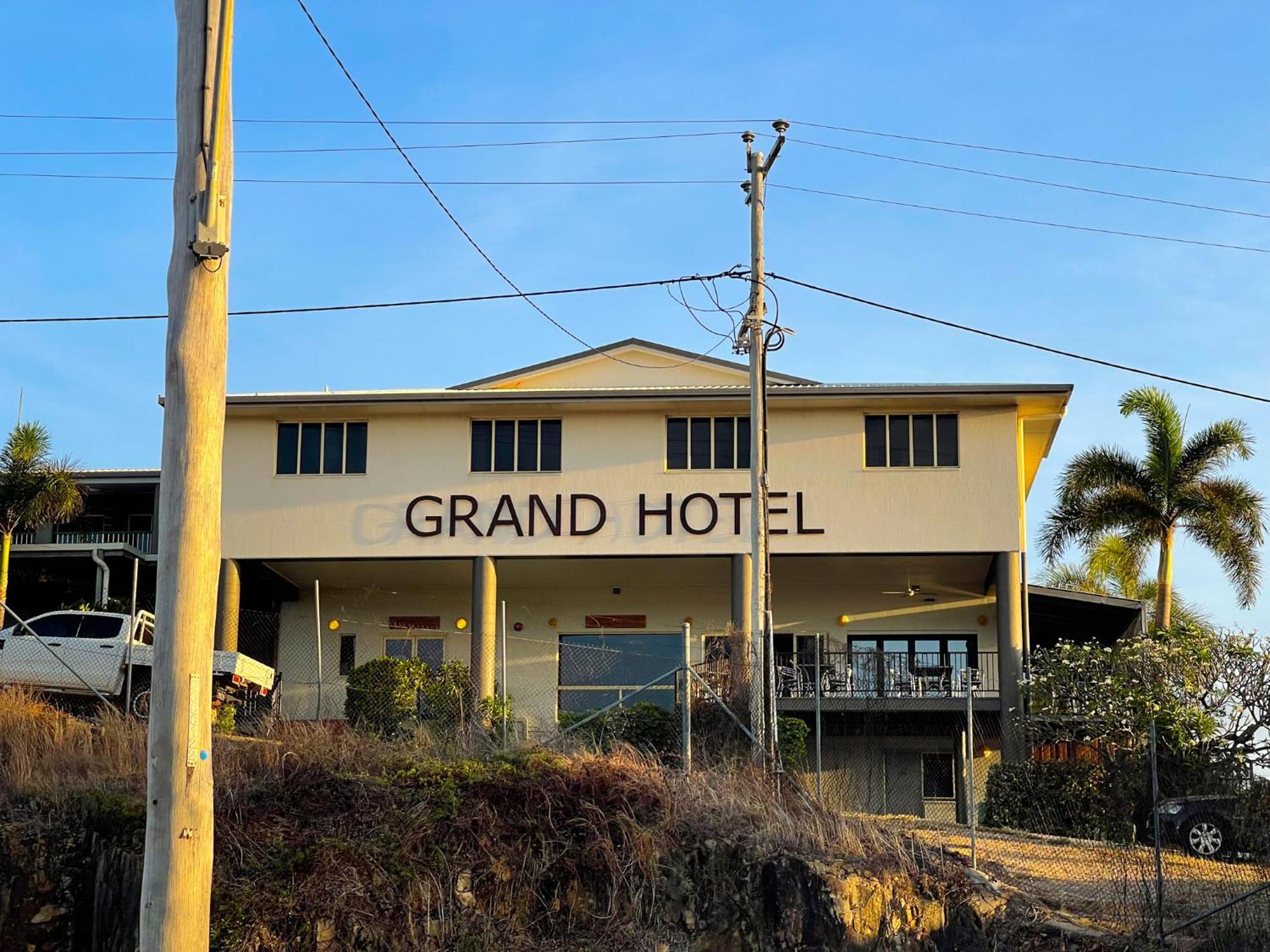 Grand Hotel Thursday Island Экстерьер фото